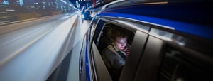 Vrouw-in-auto